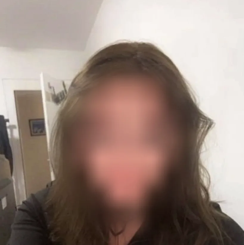Elena, 25