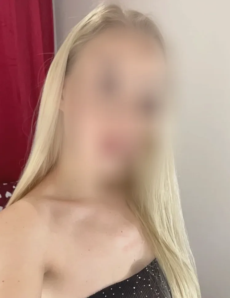 Larissa, 34