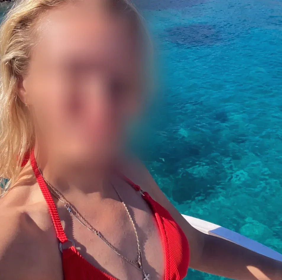 Laura, 39
