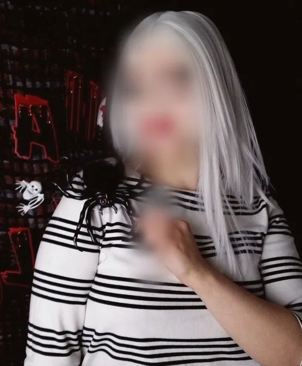Saskia, 23