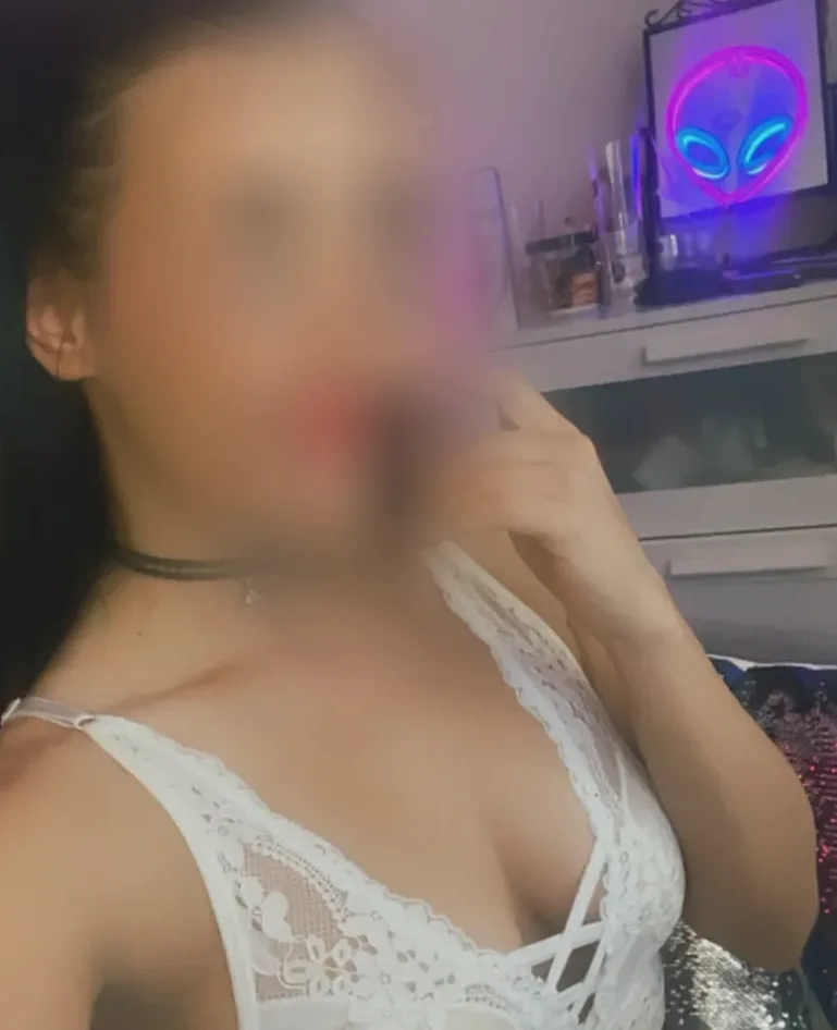 Thea, 21